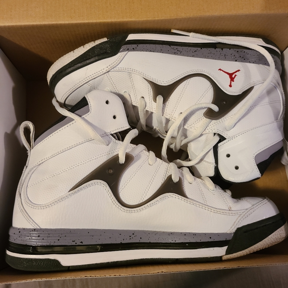 7y Jordan basketball shoe